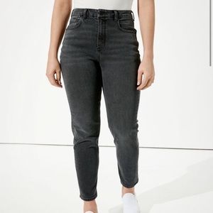 American Eagle Outfitters Mom Jeans
